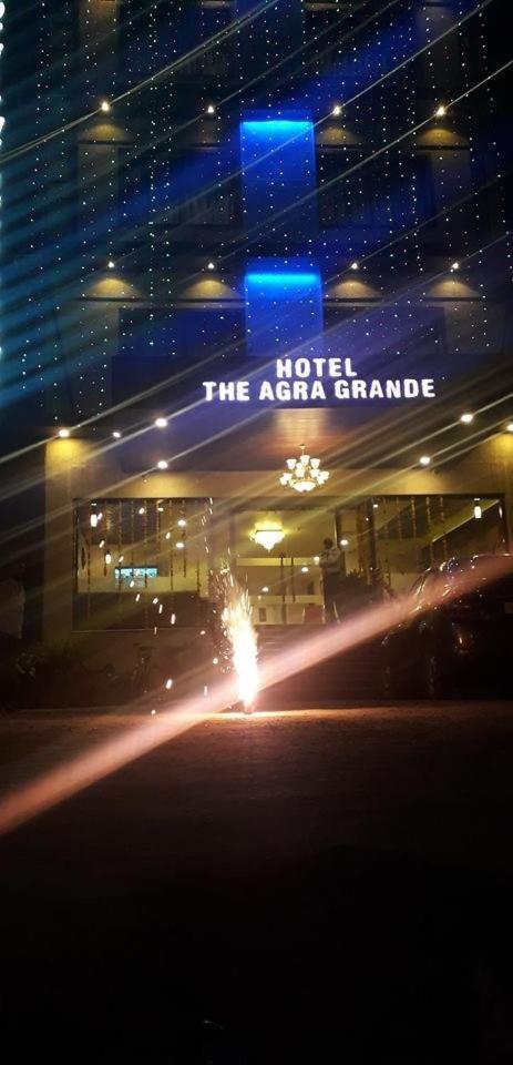 Hotel Agra Grande By Goyal Hoteliers Kültér fotó